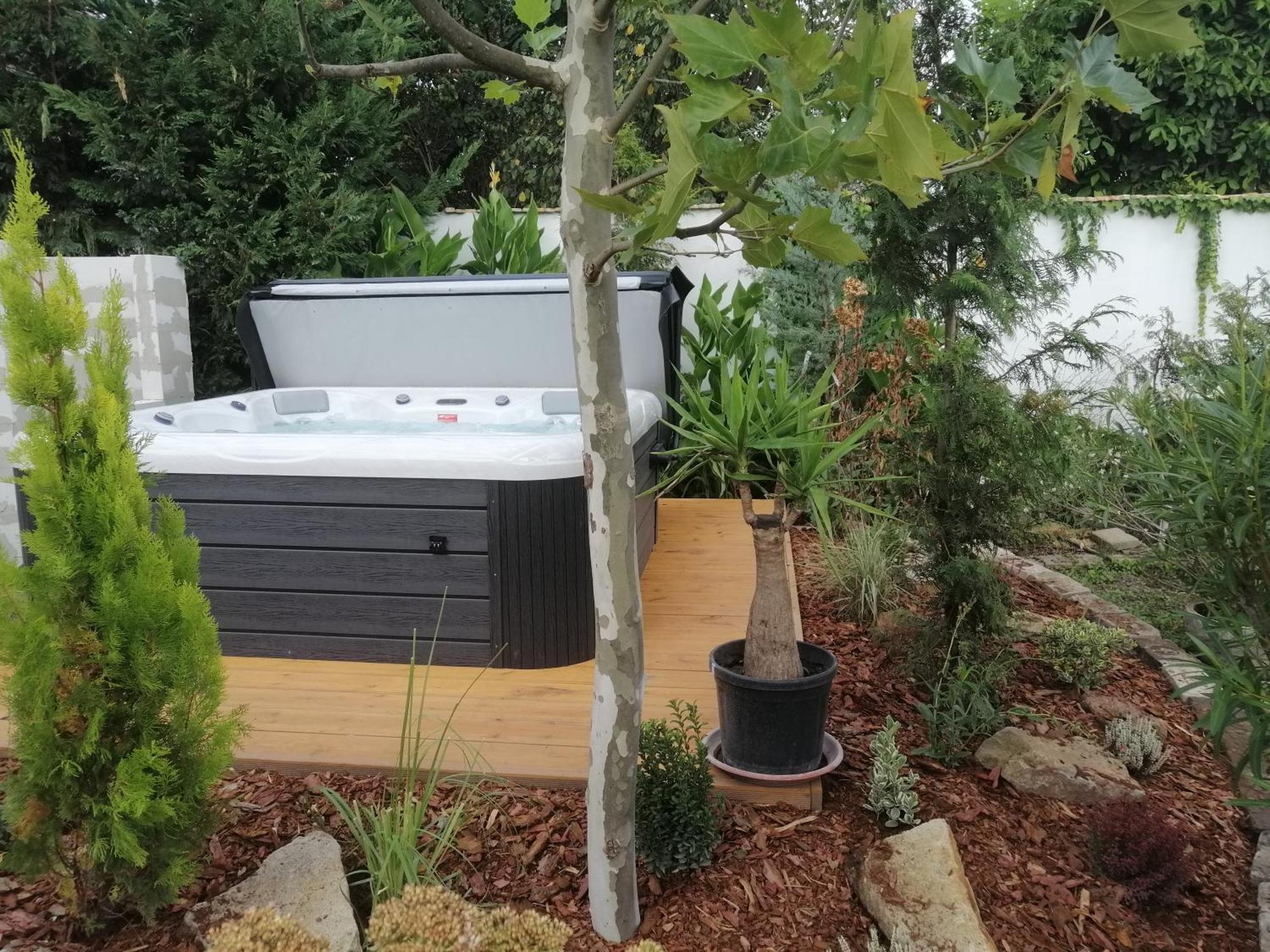 Kuria Apartman With Private Jacuzzi And Pool Βουδαπέστη Εξωτερικό φωτογραφία
