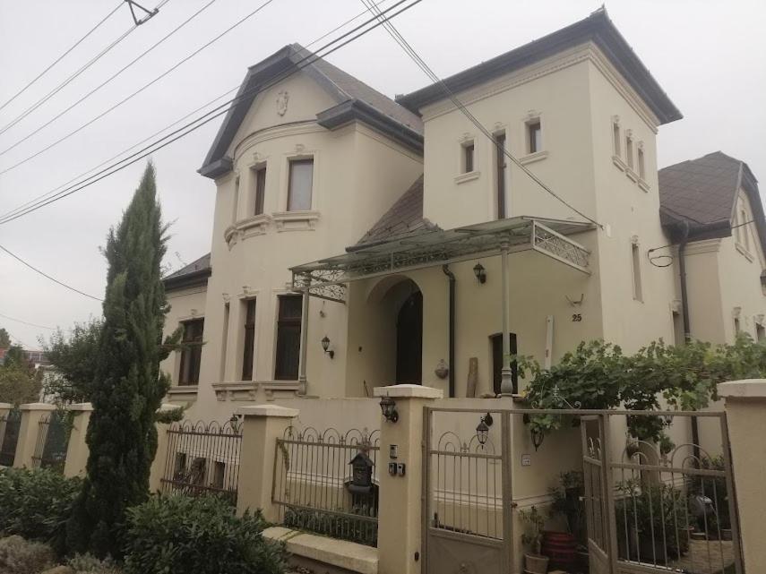 Kuria Apartman With Private Jacuzzi And Pool Βουδαπέστη Εξωτερικό φωτογραφία