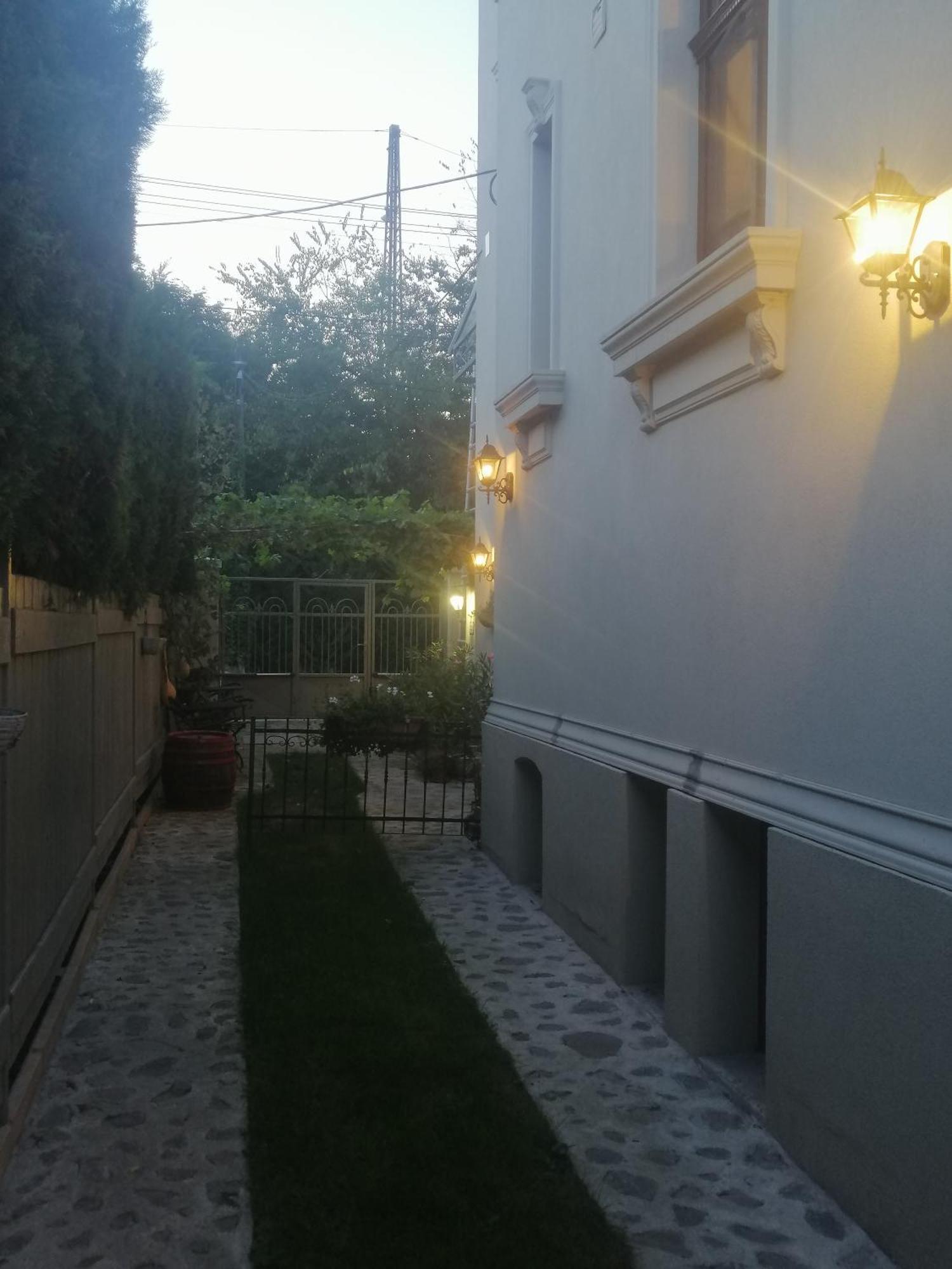 Kuria Apartman With Private Jacuzzi And Pool Βουδαπέστη Εξωτερικό φωτογραφία