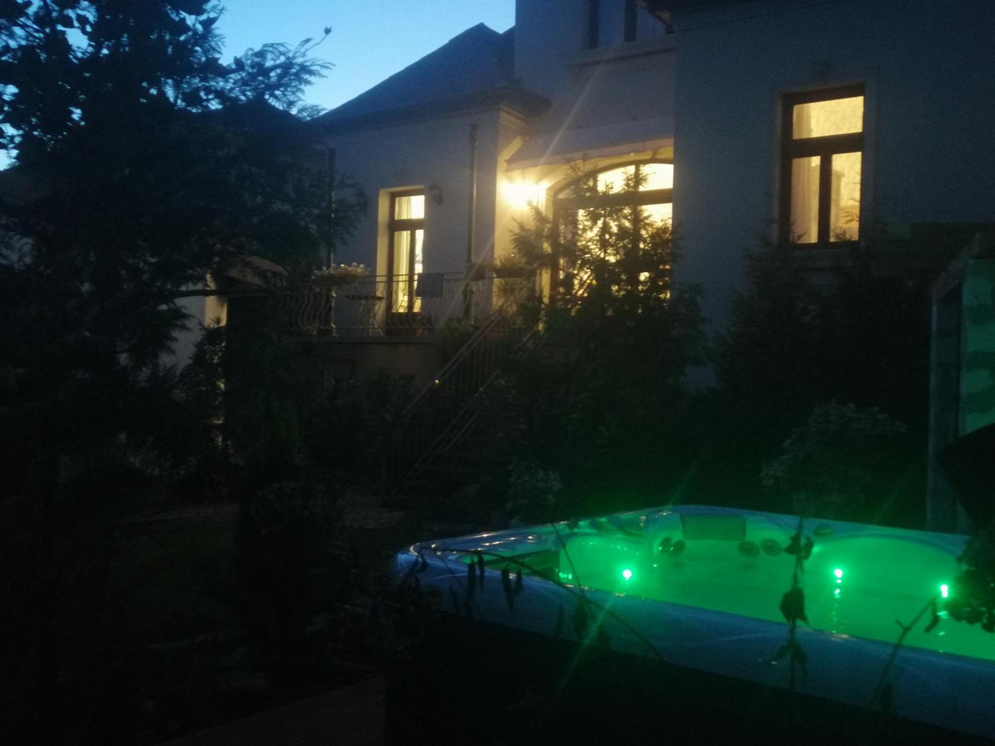 Kuria Apartman With Private Jacuzzi And Pool Βουδαπέστη Εξωτερικό φωτογραφία
