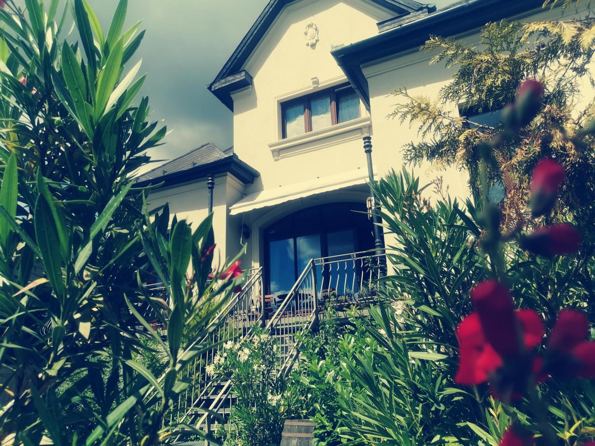 Kuria Apartman With Private Jacuzzi And Pool Βουδαπέστη Εξωτερικό φωτογραφία