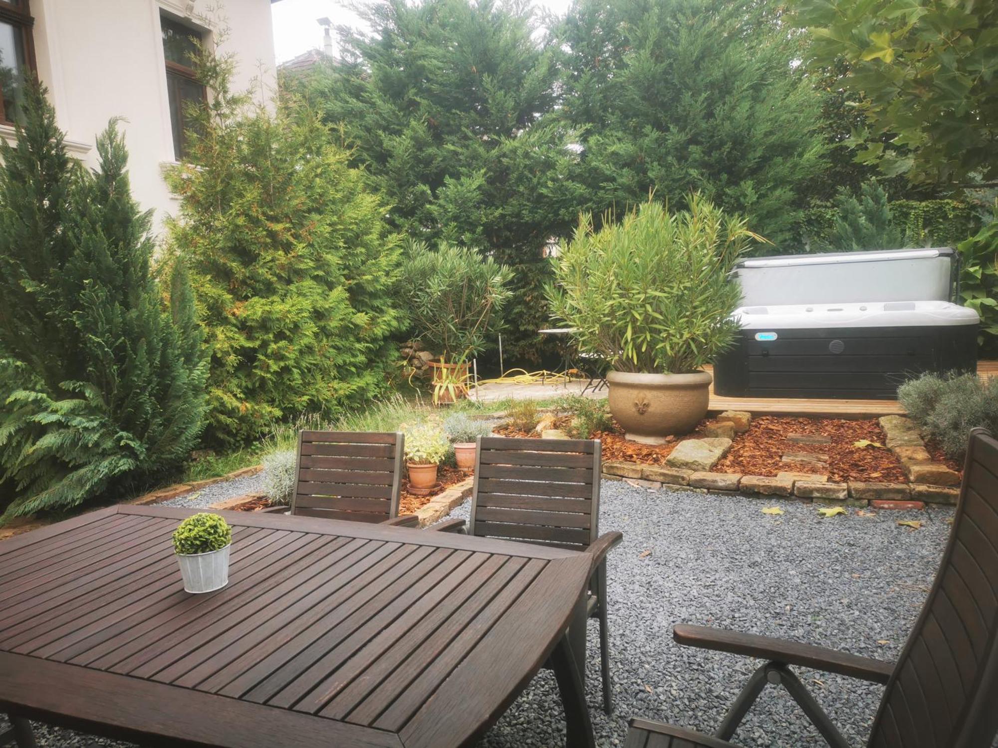 Kuria Apartman With Private Jacuzzi And Pool Βουδαπέστη Εξωτερικό φωτογραφία