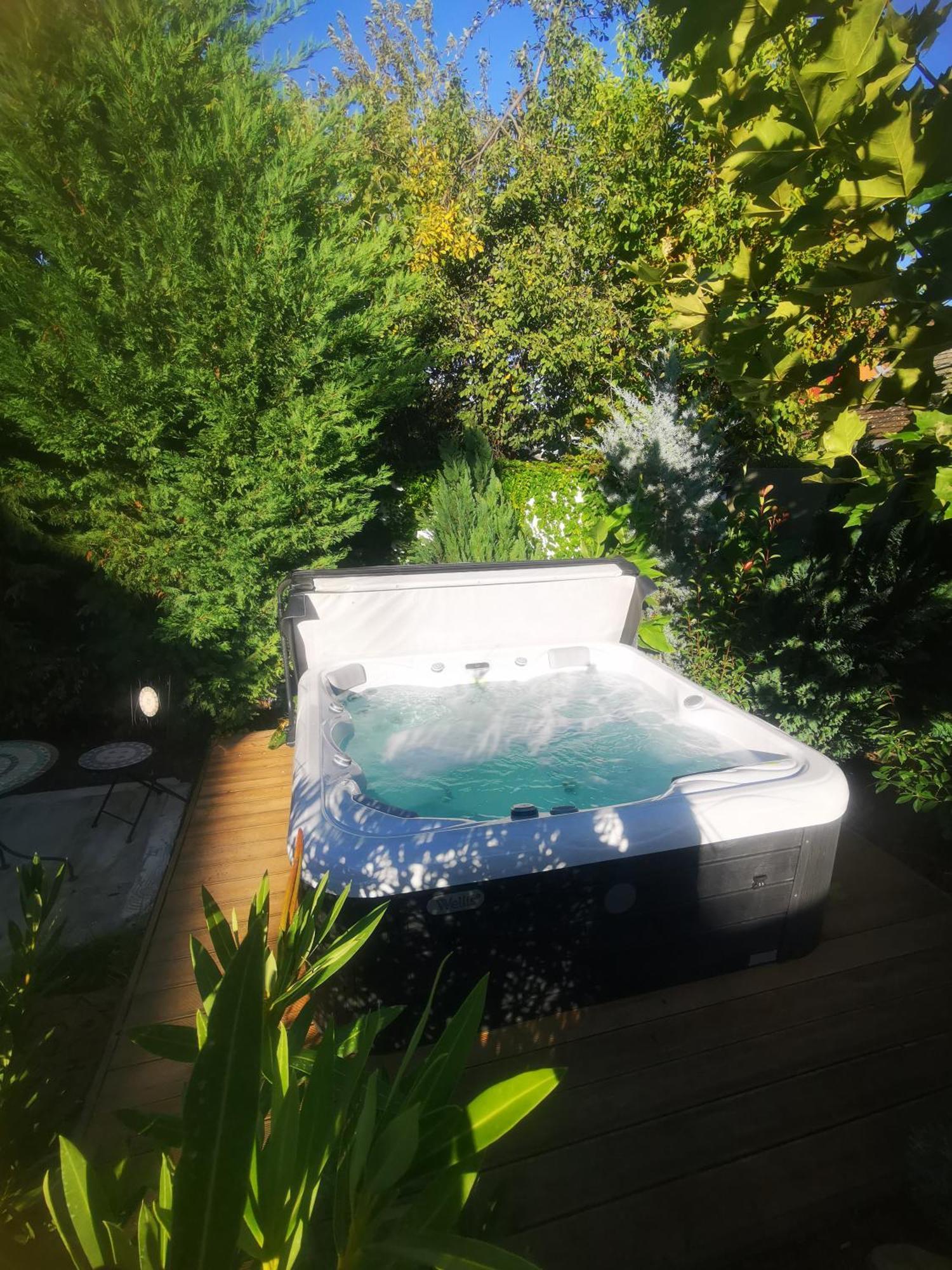 Kuria Apartman With Private Jacuzzi And Pool Βουδαπέστη Εξωτερικό φωτογραφία