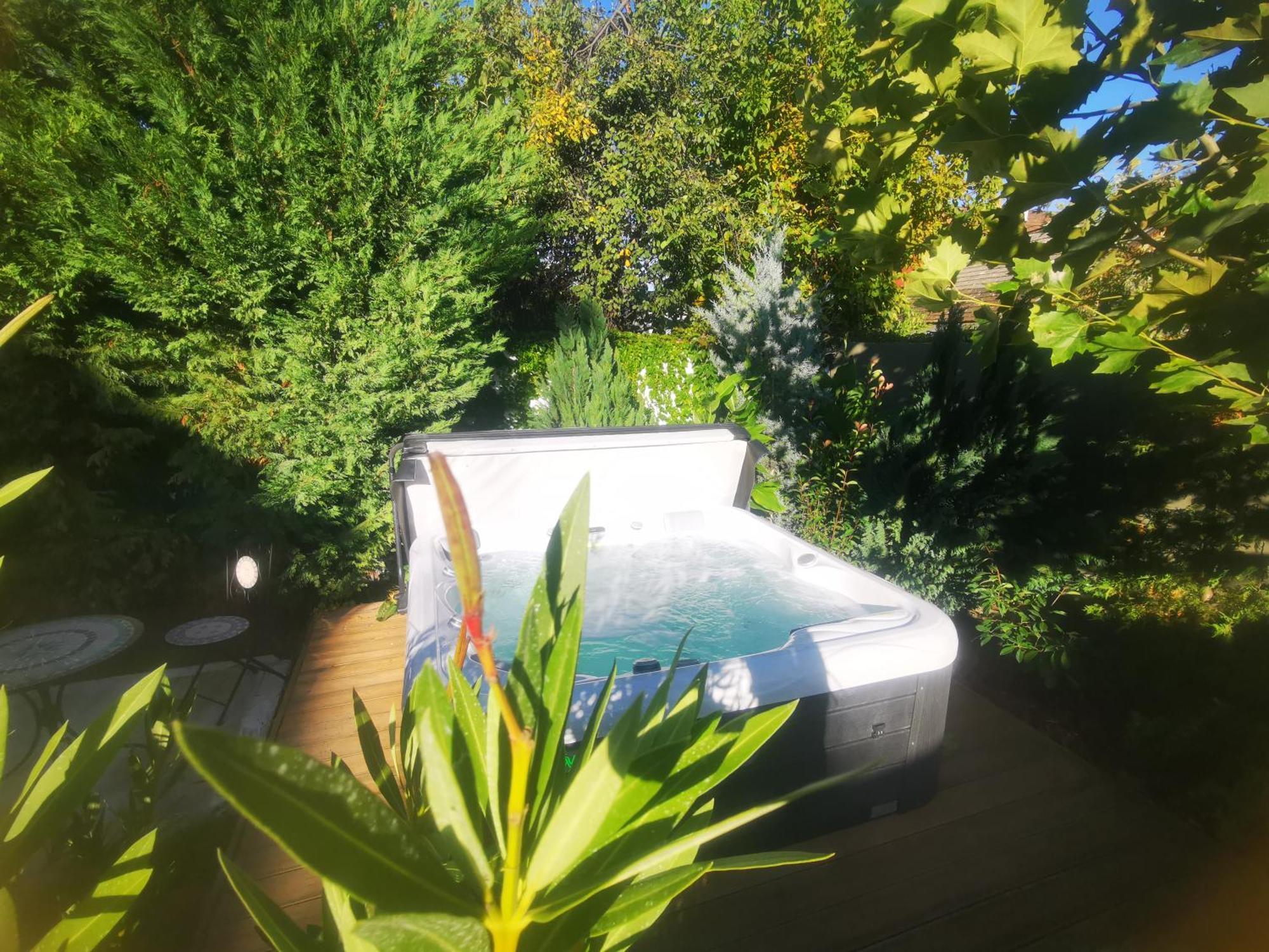 Kuria Apartman With Private Jacuzzi And Pool Βουδαπέστη Εξωτερικό φωτογραφία